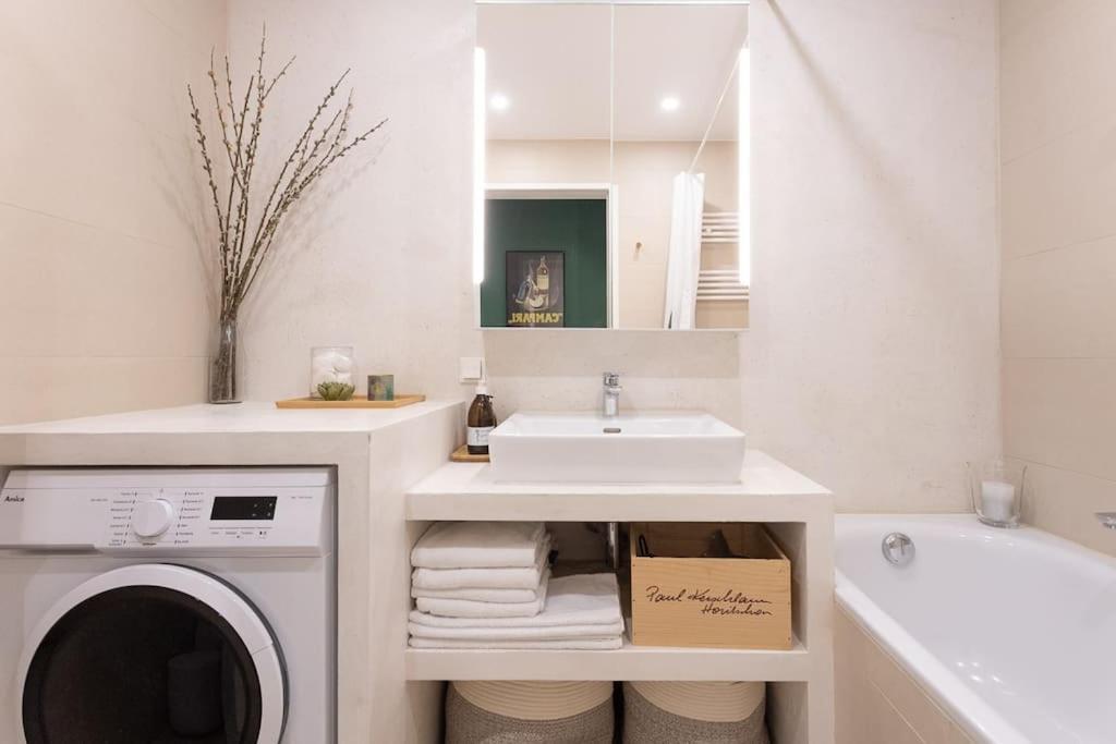 Dream - And Quiet With Ac And Free Parking Garage Appartement