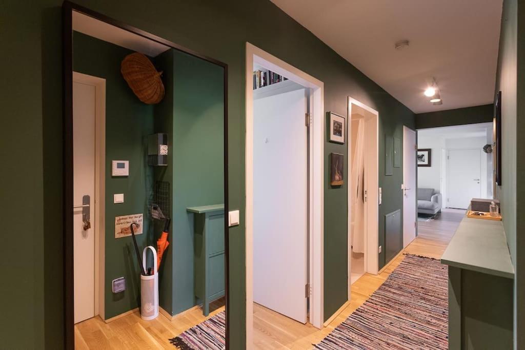 Dream - And Quiet With Ac And Free Parking Garage Appartement Wenen