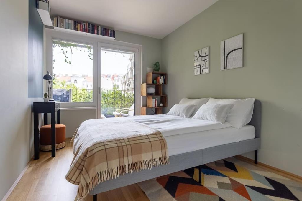 Dream - And Quiet With Ac And Free Parking Garage Appartement Wenen